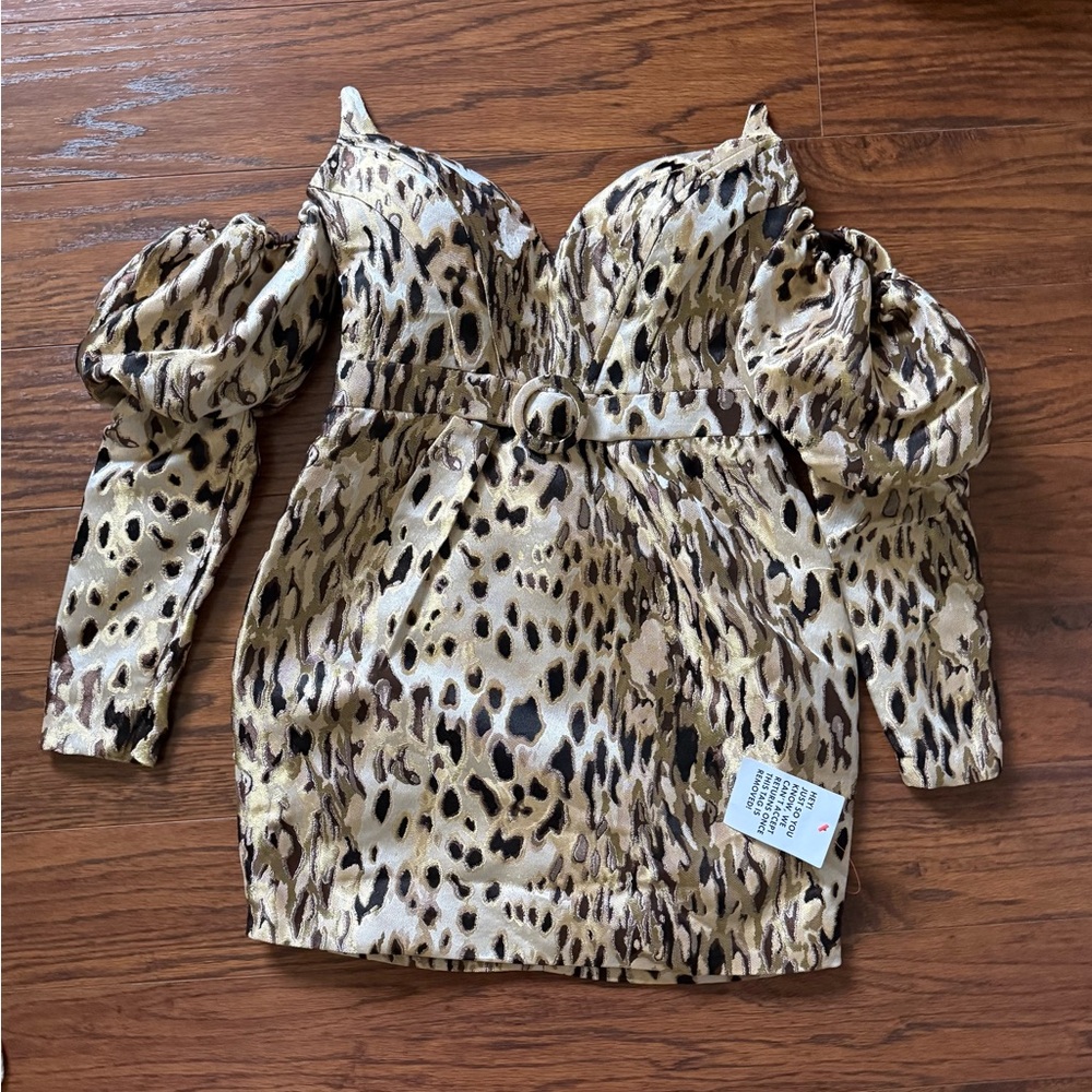 NWOT ASOS LUXE Off Shoulder Mini Dress in Animal
print size 6 (US)
